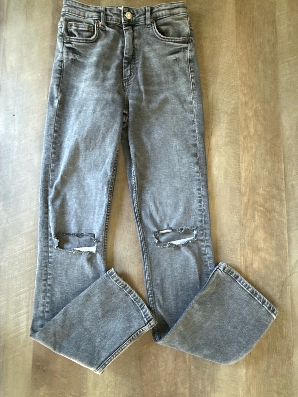Zara Distressed Straight-Leg Jeans | Light Gray Wash | Women’s Size 6‎